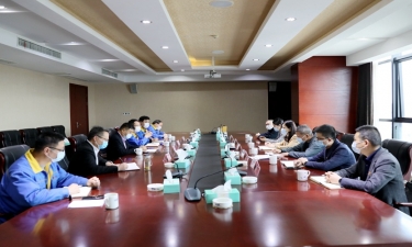 平湖市委常委、宣傳部長沈志鳳蒞臨景興紙業(yè)調(diào)研疫情防控和復(fù)工復(fù)產(chǎn)情況