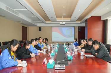 市委常委、宣傳部部長(zhǎng)沈志鳳蒞臨景興紙業(yè)慰問(wèn)高端人才